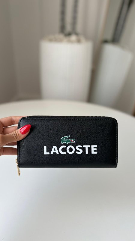 Lacoste شعار كبير