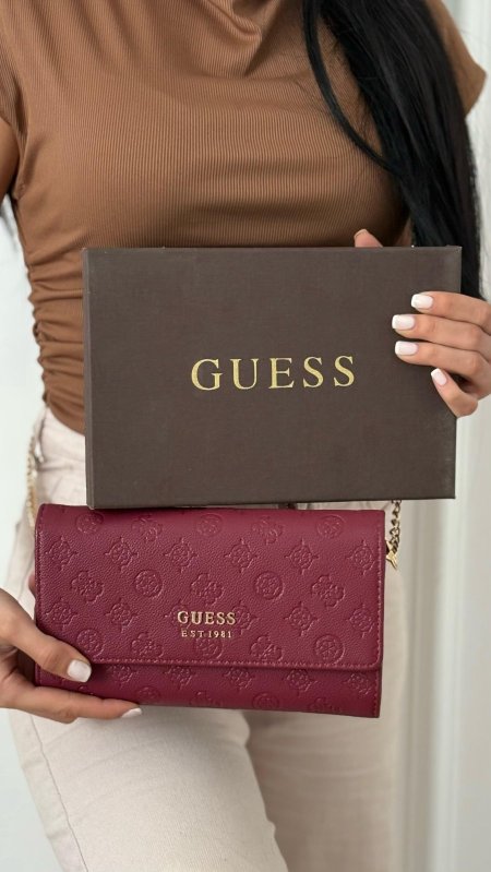 كلاتش guess - شامل علبة #8887