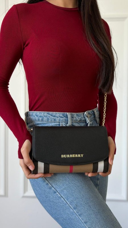 كلاتش - Burberry  / شامل علبة #2170