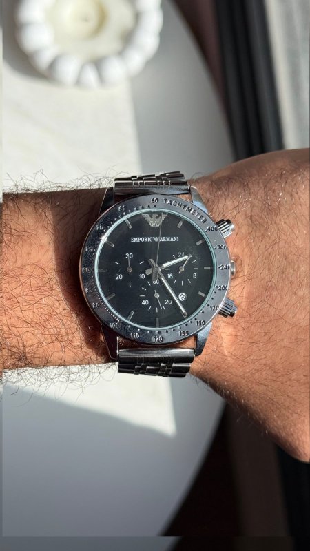 فضي من الداخل اسود