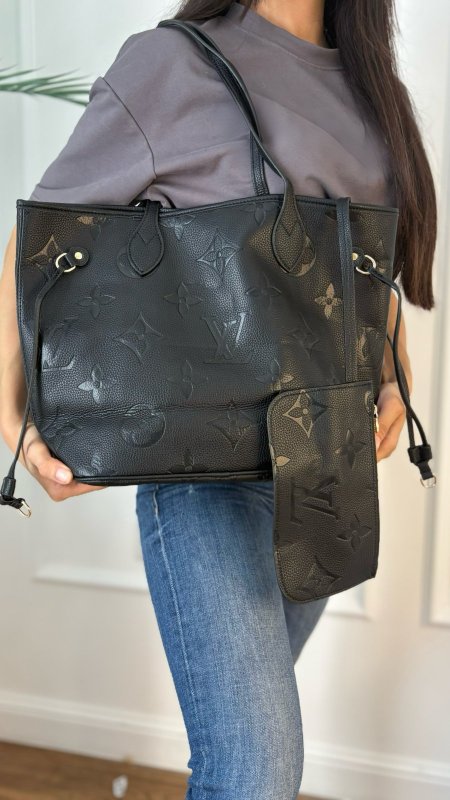 شعار Lv كبير اسود