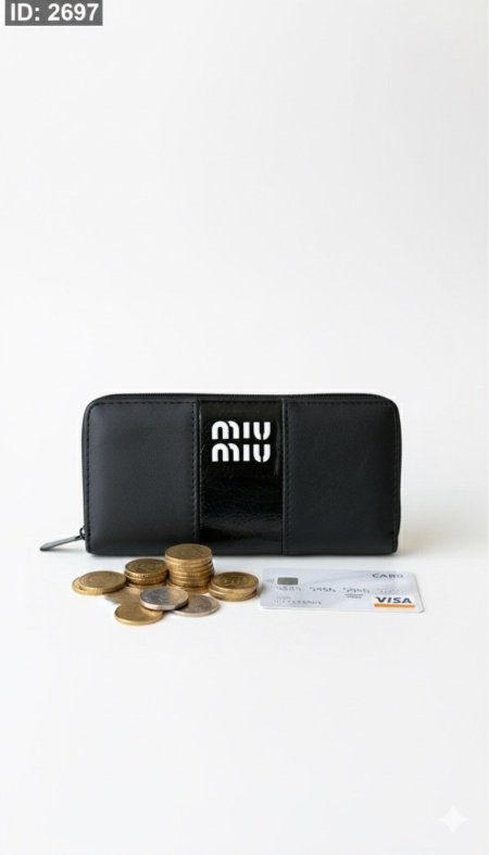 miu miu شعار صغير