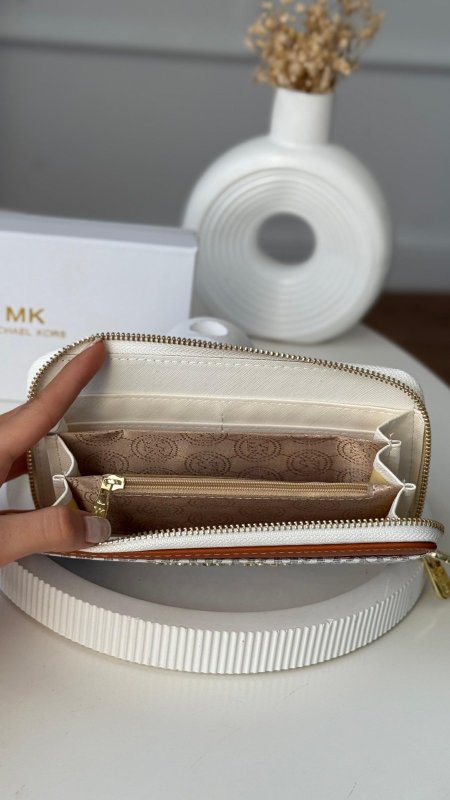 جزدان - Micheal Kors مقاس كبير / شامل علبة الشركة مع سحاب داخلي للفراطة