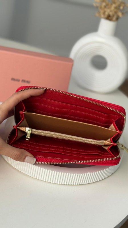 جزدان -  MIU MIU مقاس كبير / شامل علبة الشركة مع سحاب داخلي للفراطة