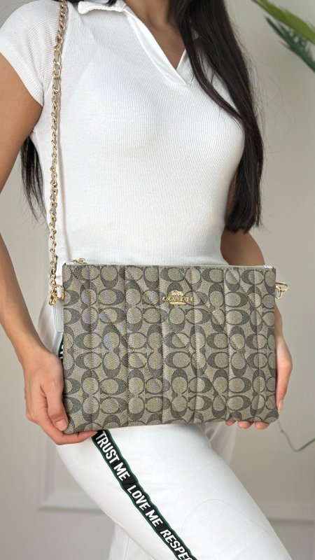 كاكي شعار صغير