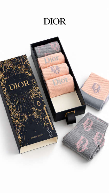 جرابات DIOR - ٦ ازواج  / شامل علبة الشركة