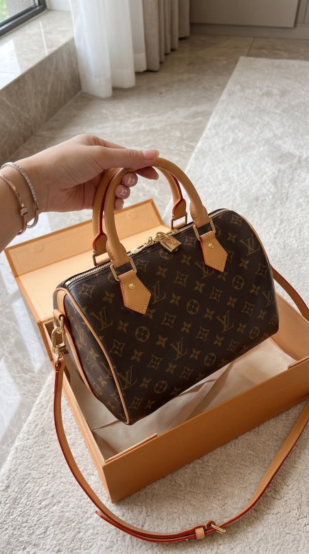 شنطة - LOUIS VUITTON  ٢٥ سم / ماستر كواليتي شامل علبة