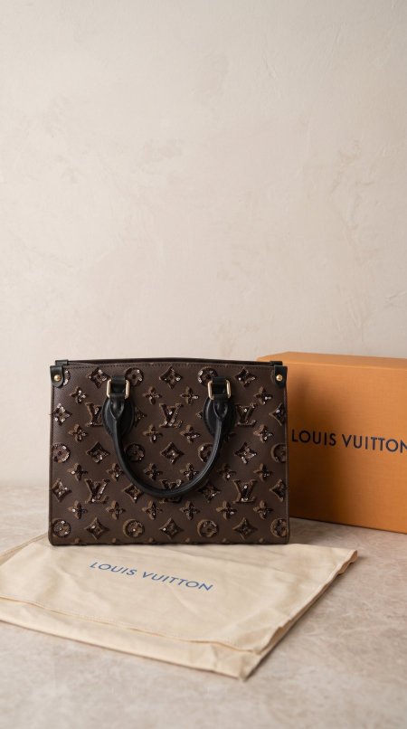 شنطة - LOUIS VUITTON   / ماستر كواليتي شامل علبة