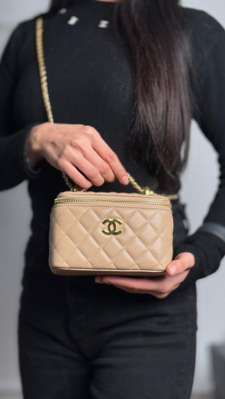 شنطة - Chanel makeup - كواليتي ماستر / شامل علبة الشركة  B123