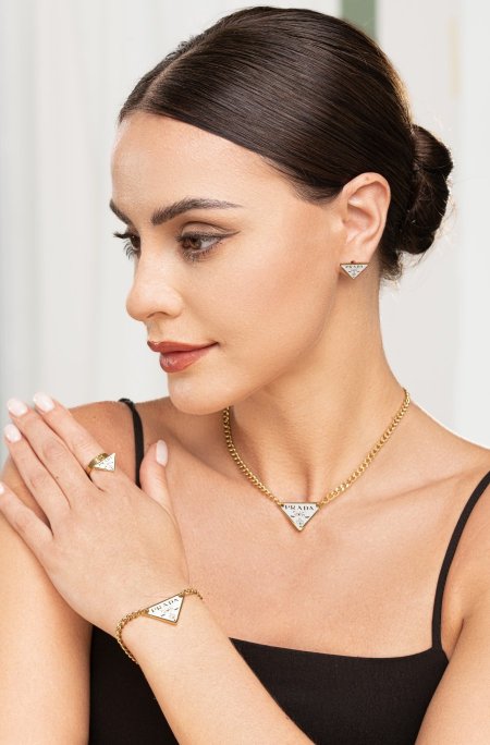 طقم اكسسوار - Prada  / شامل علبة الشركة