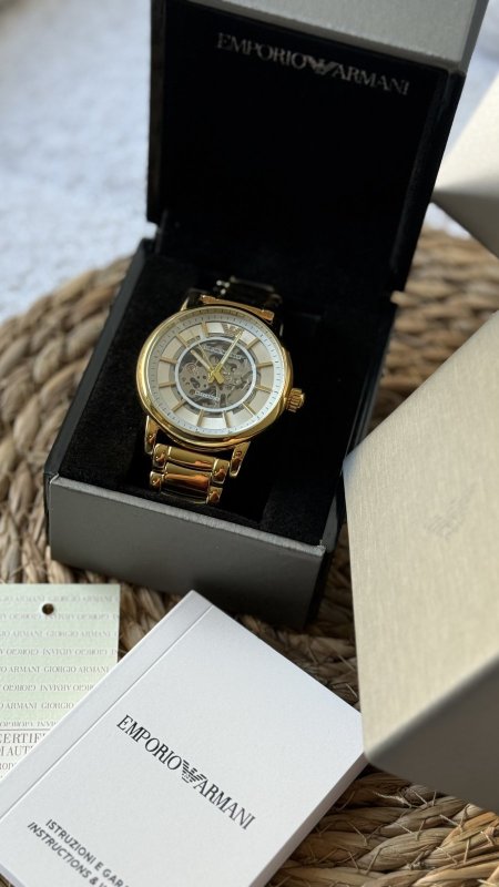 ساعة Armani نبض - شعار / شامل علبة الشركة الاصلية