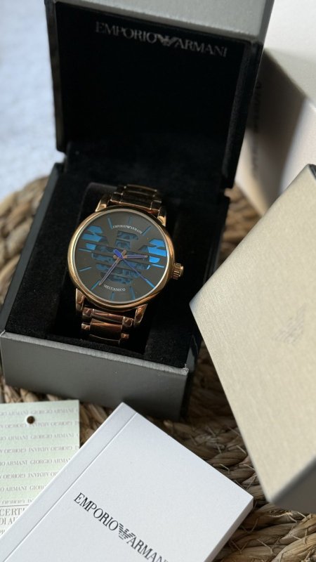 روز / اسود داخل ازرق