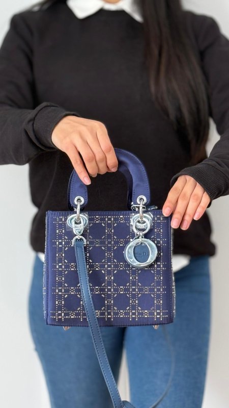 كحلي - زرقون فضي