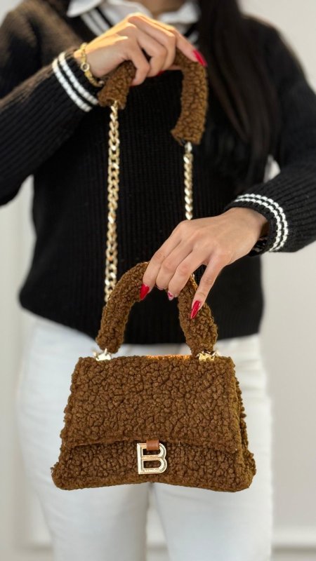 بني غامق Balanciaga