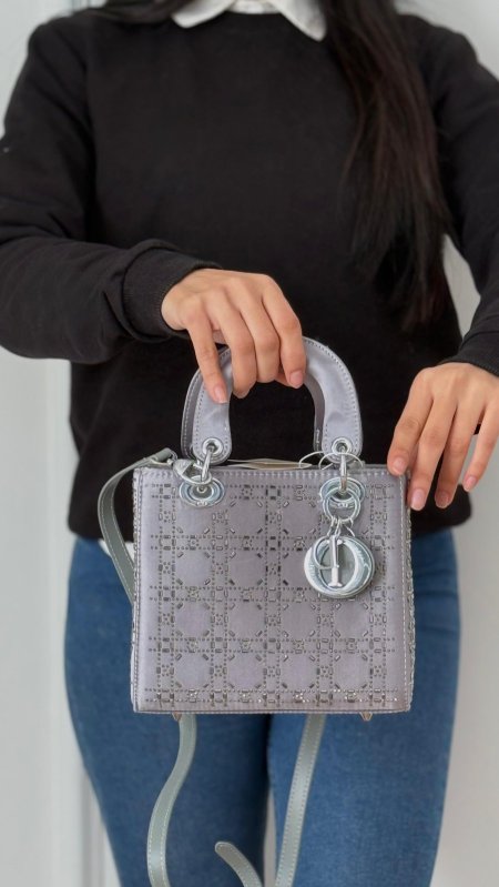 رمادي - زرقون فضي